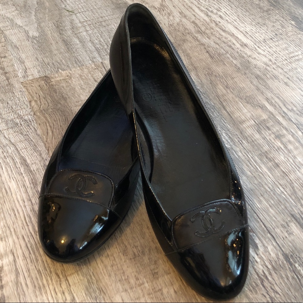 Beautiful Shiny Black Chanel Flats